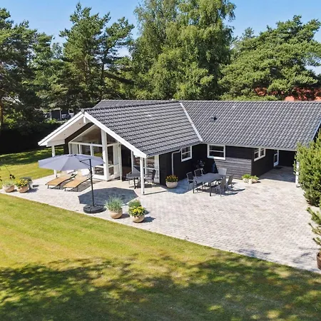 Mando - 600m From The Sea By Interhome