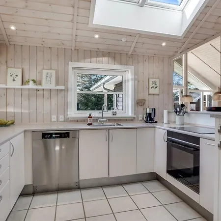 Mando - 600m From The Sea By Interhome Ferienhaus Bøtø By